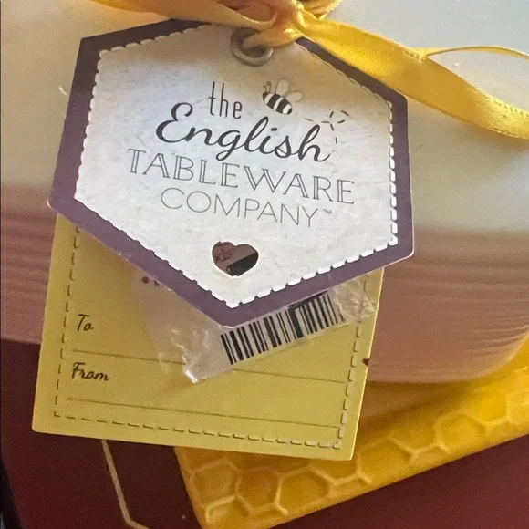 # 0596+ White Butter Dish with Yellow Bee Accent - Picture 8 of 8